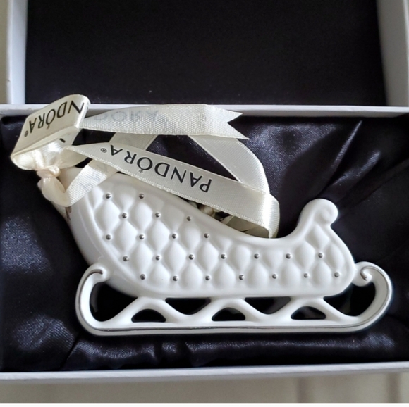 🆕 Pandora Unforgettable Moments Sleigh Ornament Christmas 2014 Holiday Ornament - Picture 3 of 14
